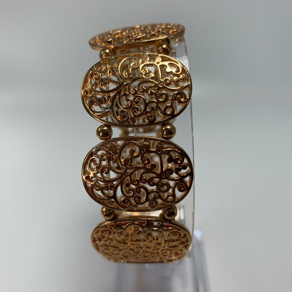 Jewelry - GOLDTONE FILAGREE STRETCH BRACELET